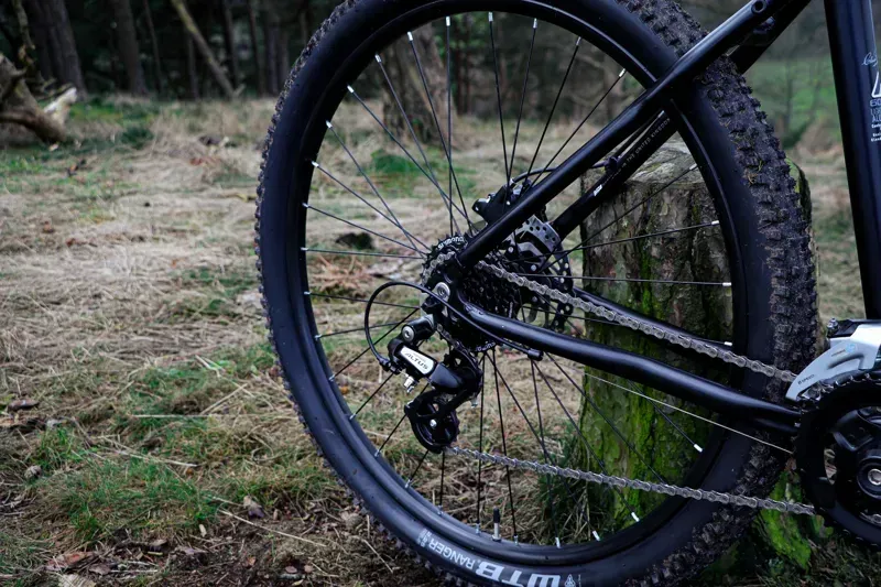 Claud Butler Haste 2.0 Mountain Bike in Black-3