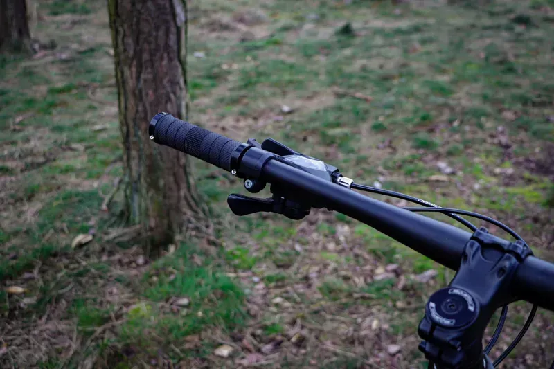 Claud Butler Haste 1.0 Mountain Bike in Silver-5