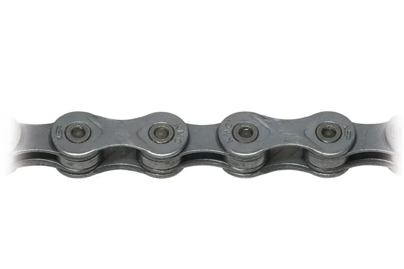 KMC E8 EPT 8-speed 136 Link Chain in Silver
