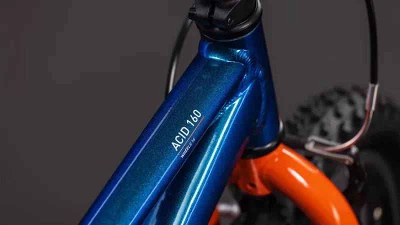 Cube Acid 160 Kids Bike in Action Team-2