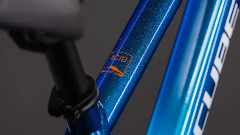 Cube Acid 160 Kids Bike in Action Team-3