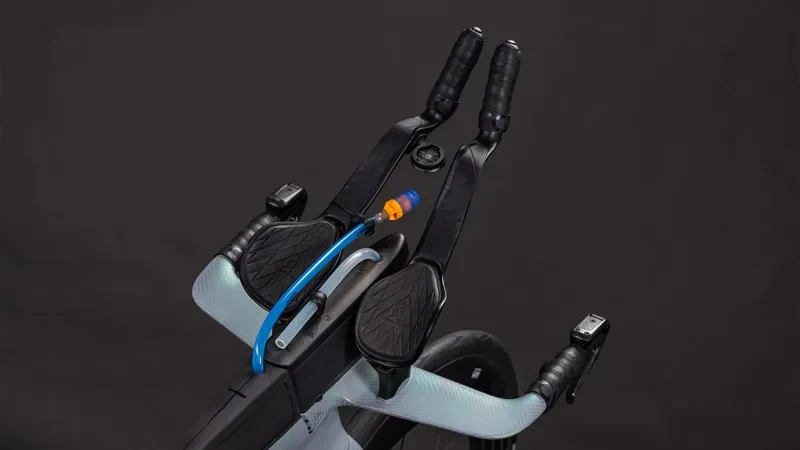 Cube Aerium C:68X SLT Aero Road Bike in Genesis Grid/Black-3