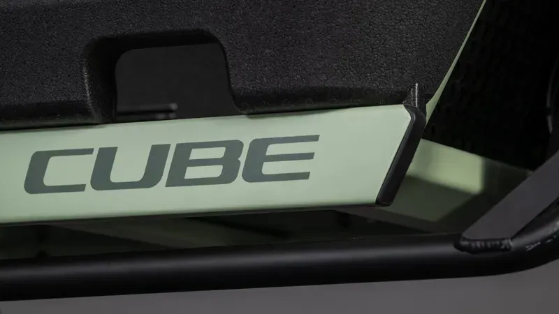 Cube Cargo Hybrid 800 E-Cargo Bike in Pea/Reflex-5
