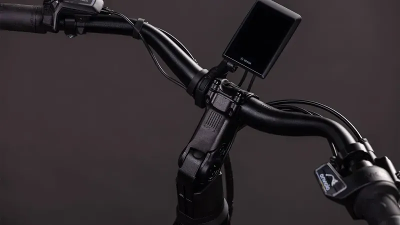 Cube Supreme Hybrid Comfort Pro 600 eHybrid Bike in Solar Eclipse/Gold-3