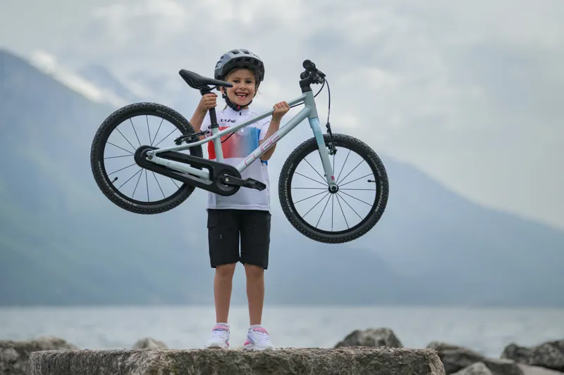 18" wheel (6-10 yrs)