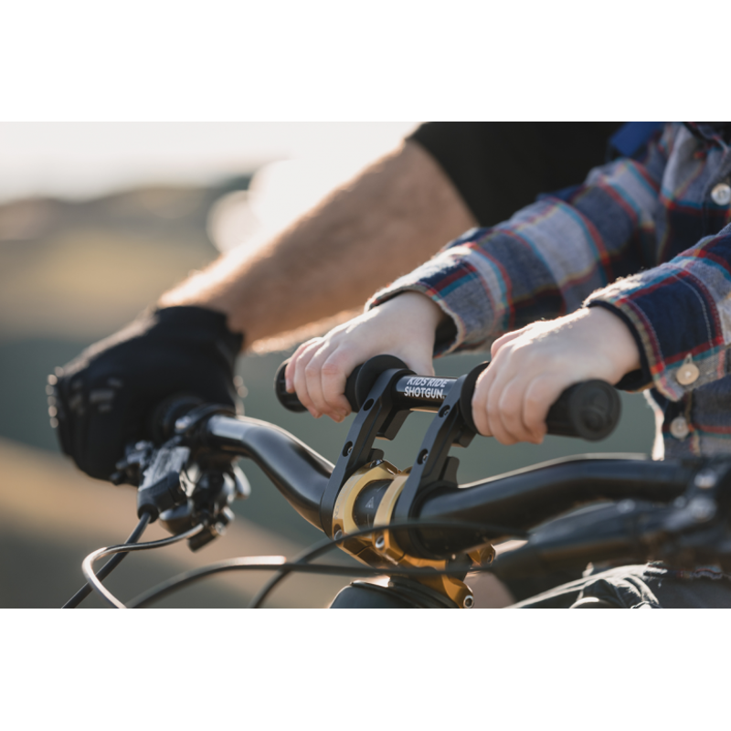 Kids Ride Shotgun 2.0 Baby Seat Combo Box in Black-4