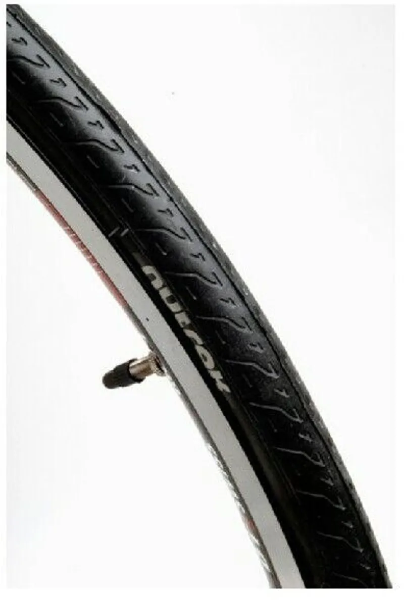 NUTRAK ROAD TYRE 700X28 BLK