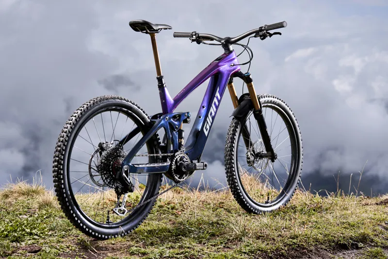 Giant Reign Advanced E+ 0 Electric Mountain Bike in Purple Haze/Metallic Navy-12