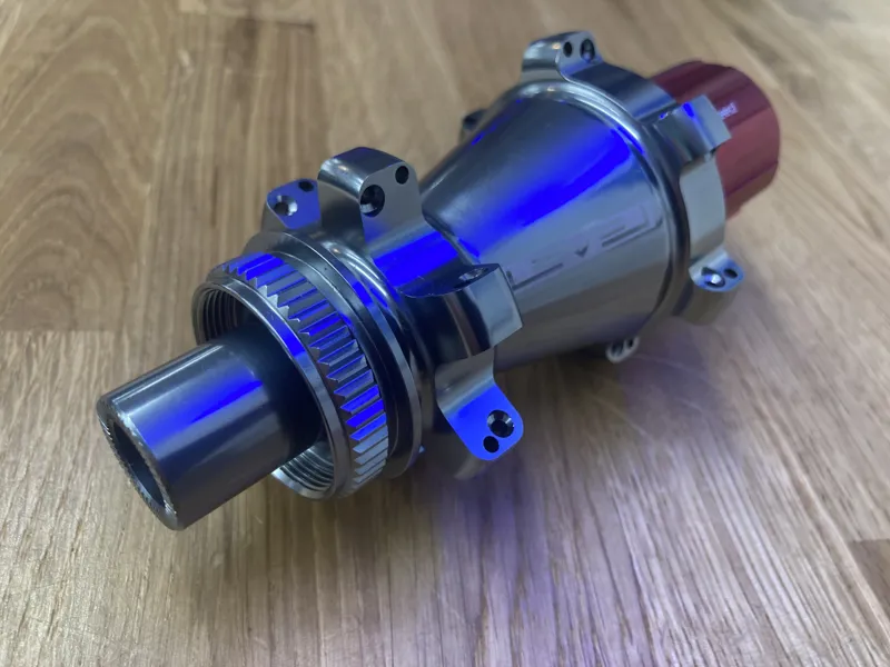 LEVEL 32H SILVER/RED REAR HUB DISC THRU AXLE 11SPD-5