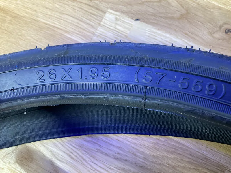 TYRE 26X1.95 SLICK BLACK-3