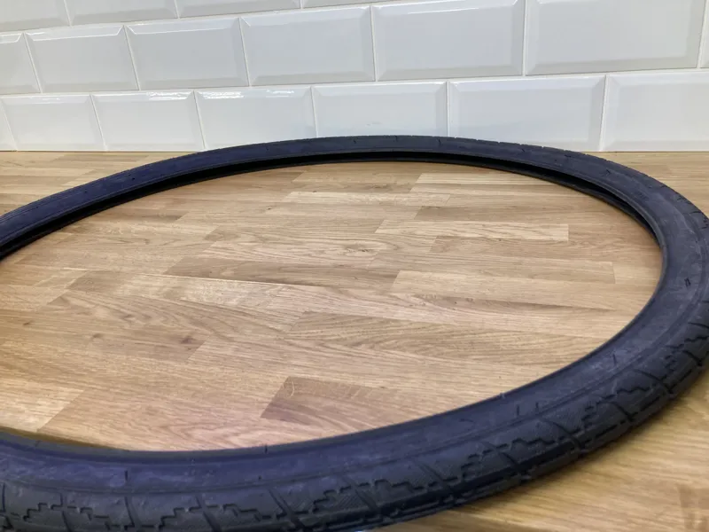 TYRE 700 X 40 BLACK-2