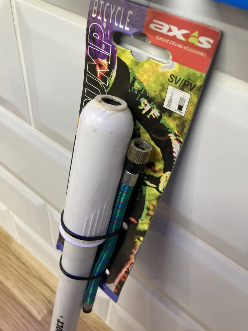 AXCS BICYCLE PUMP WHITE-2