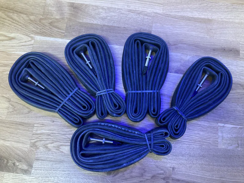 GIANT 700x20/25C PV INNER TUBE BULK OF 5-1