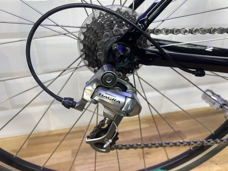 Giant Dash 2 W White and Green M - PRE-LOVED-5