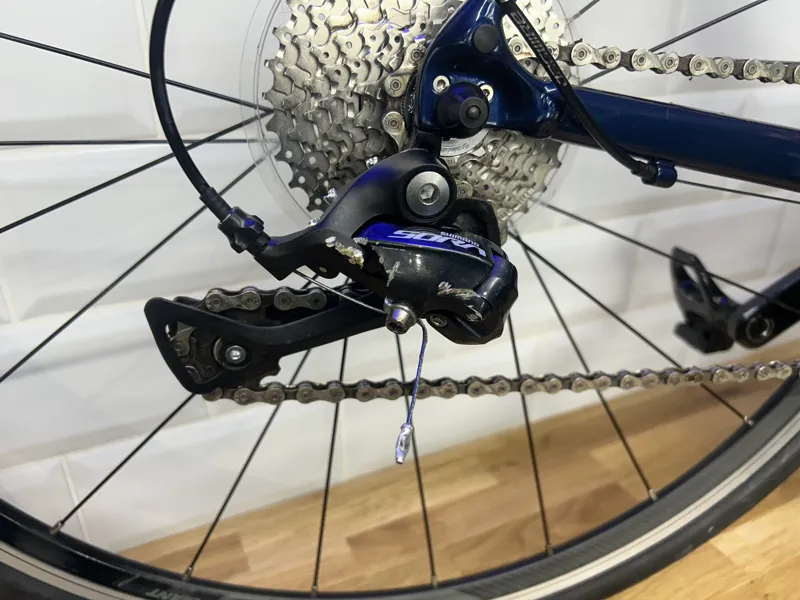 Giant Contend 1 Road Bike in Blue MEDIUM - PRE-LOVED-1