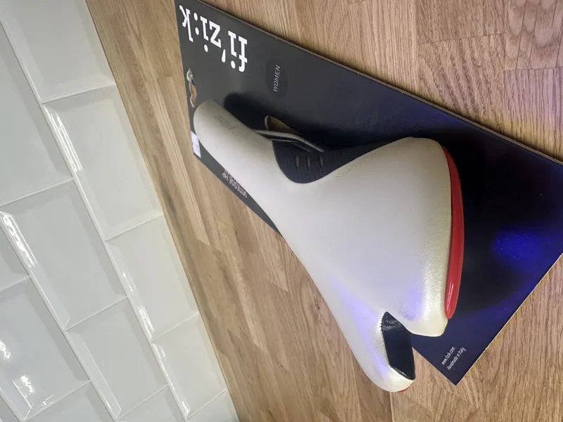 Fizik Vitesse - Womens Saddle-1