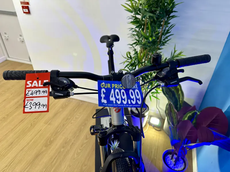 GHOST KATO 2.7 - Light Grey and Red-5