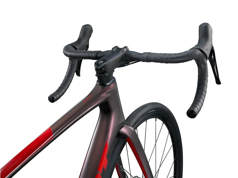 Giant Defy Advanced 2 Road Bike in Tiger Red-4