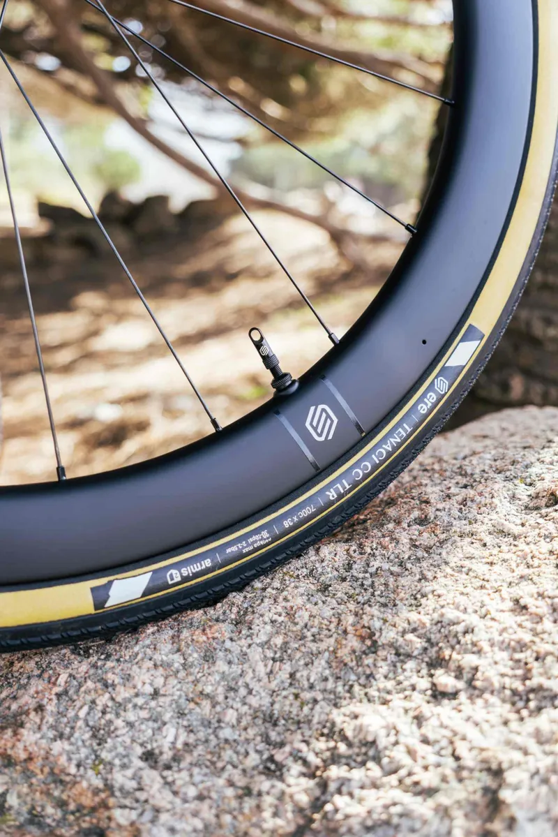 ERE EXPLORATOR CCR45 CARBON WHEELSET BLACK-6
