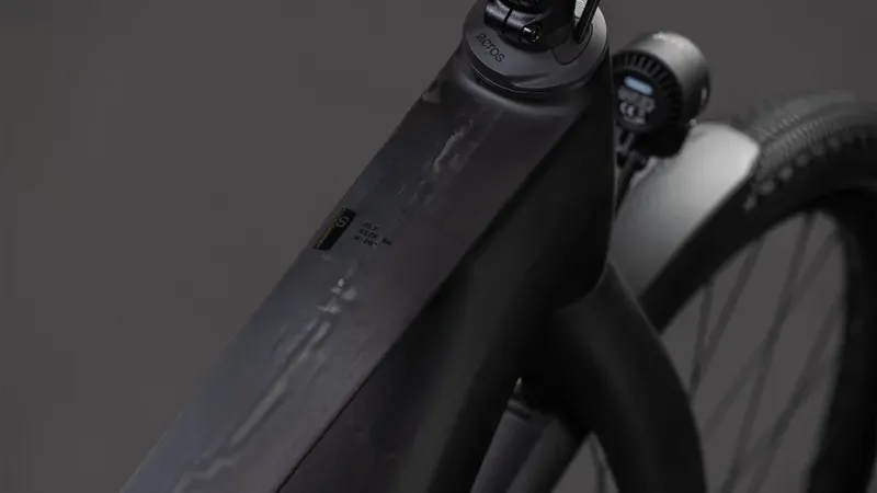 Cube Kathmandu Hybrid c:62 Slx 400x eHybrid Bike in Liquidblack/Bluedust-3