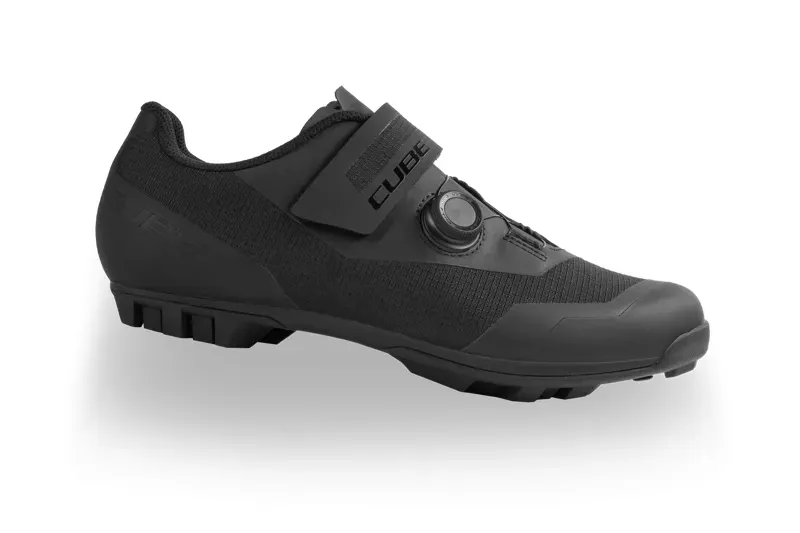 Cube Peak Shoes in Black