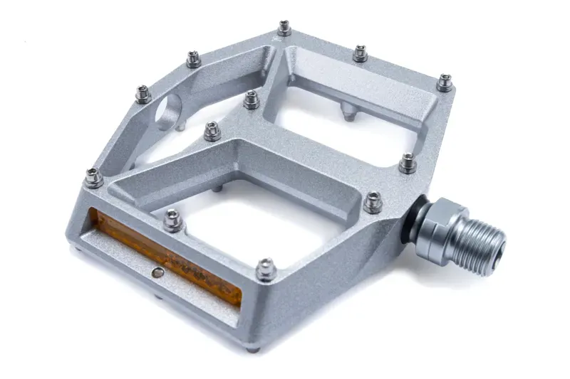 Acid A3-ZP R Flat Pedals in Silver-1