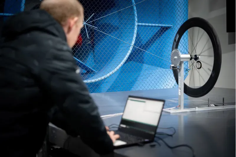 WHEL DT ARC11 WTS 65mm DB RR Black 700c-4